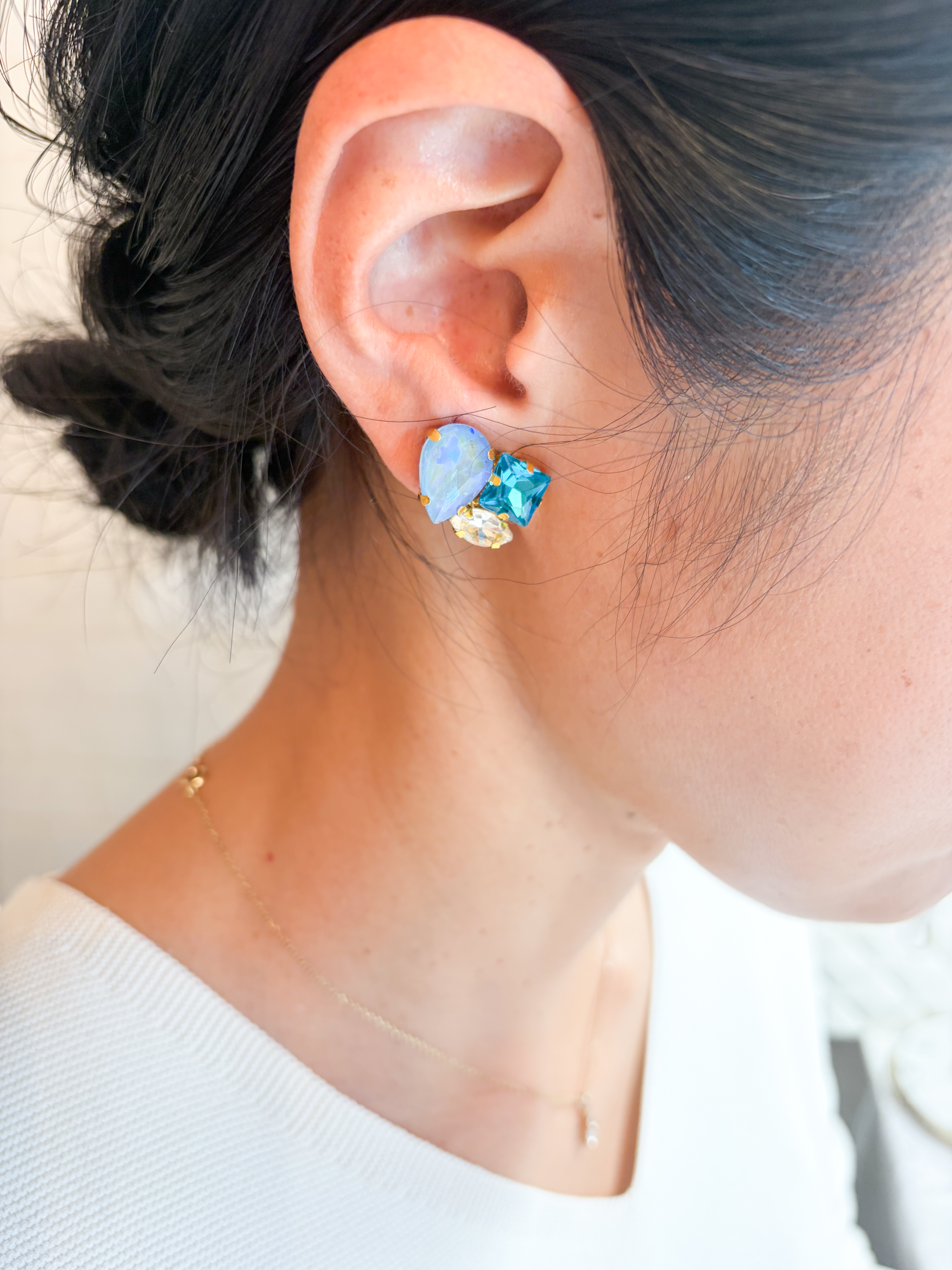 着画 ブルービジューイヤリング